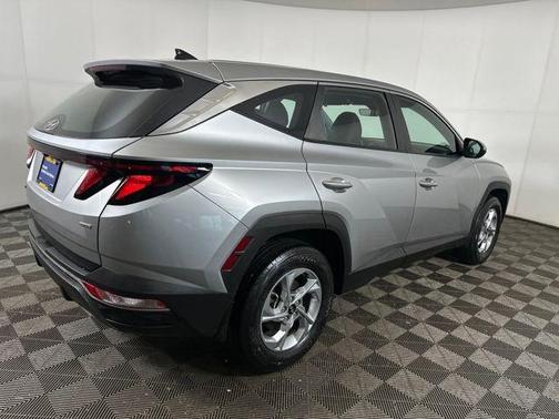 2023 Hyundai TUCSON SE