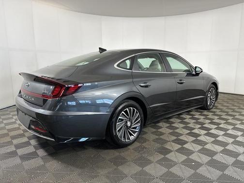 2023 Hyundai SONATA Hybrid SE