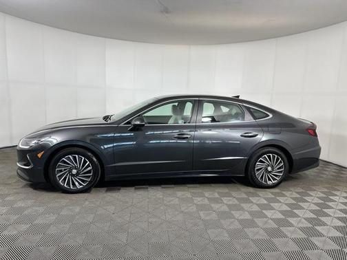 2023 Hyundai SONATA Hybrid SE