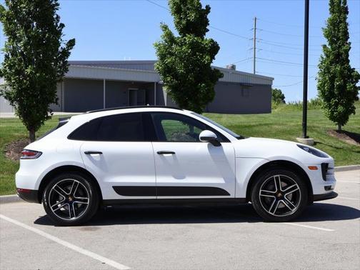 2021 Porsche Macan Base