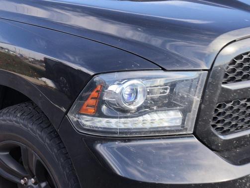 2017 RAM 1500 Night Crew Cab 4x4 5'7' Box