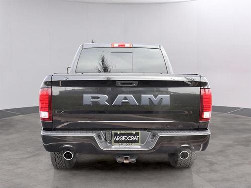 2017 RAM 1500 Night Crew Cab 4x4 5'7' Box