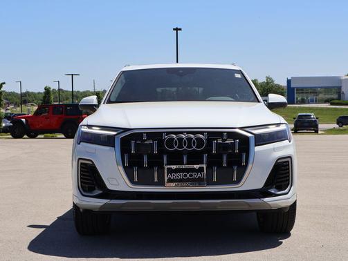 Carrara White 2025 Audi Q7 55 Premium Plus