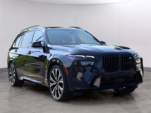 2023 BMW X7 M60i