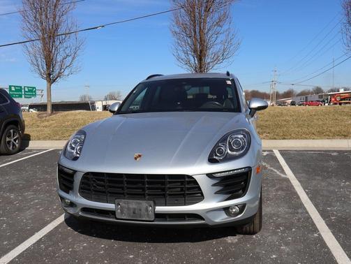 2017 Porsche Macan Base