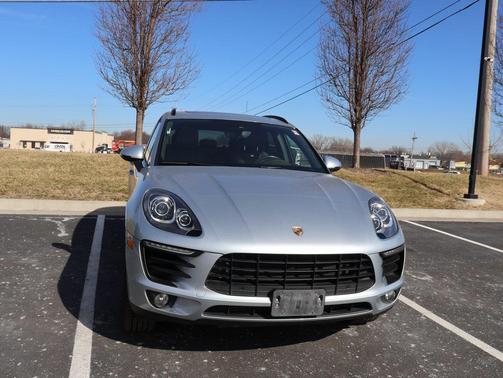2017 Porsche Macan Base