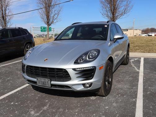 2017 Porsche Macan Base