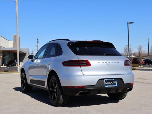 2017 Porsche Macan Base