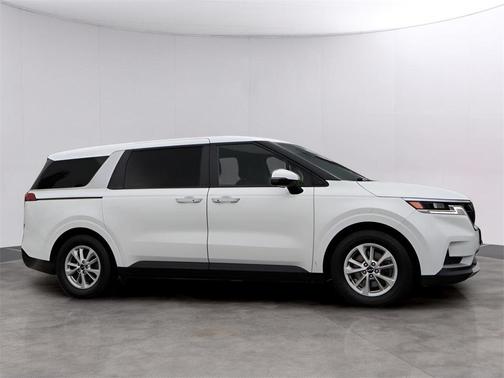 2022 Kia Carnival LXS