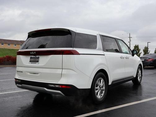 2022 Kia Carnival LXS