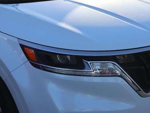 2022 Kia Carnival LXS
