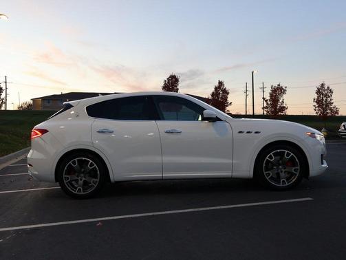 2019 Maserati Levante Base