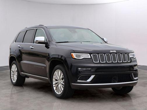 Diamond Black Crystal Pearlcoat 2018 Jeep Grand Cherokee Summit