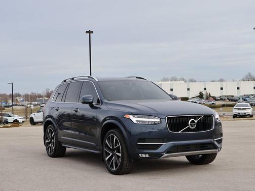 2019 Volvo XC90 T6 Momentum