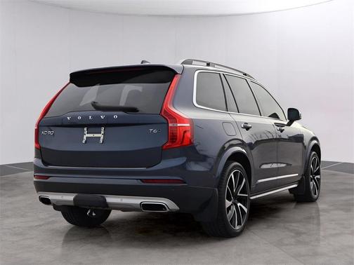 2019 Volvo XC90 T6 Momentum