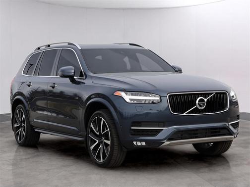 2019 Volvo XC90 T6 Momentum