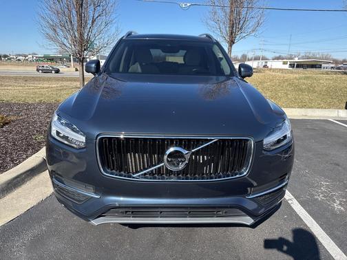 2019 Volvo XC90 T6 Momentum