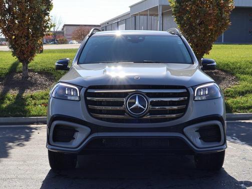 2025 Mercedes-Benz GLS 450 4MATIC