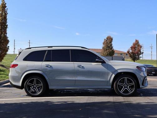 2025 Mercedes-Benz GLS 450 4MATIC