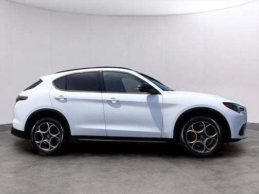 2024 Alfa Romeo Stelvio Sprint AWD