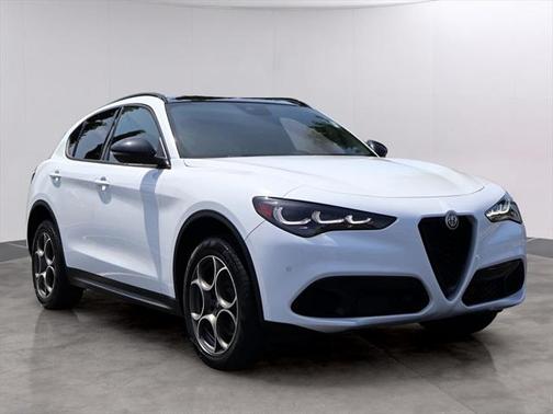 2024 Alfa Romeo Stelvio Sprint AWD