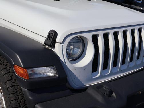 Bright White Clearcoat 2018 Jeep Wrangler Unlimited Sport