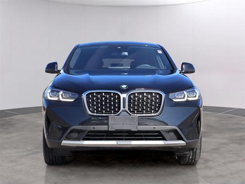 2025 BMW X4 xDrive30i