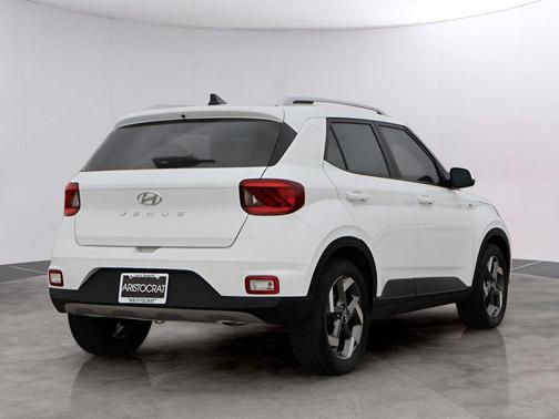 2021 Hyundai VENUE SEL