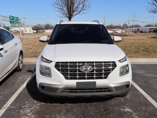 2021 Hyundai VENUE SEL