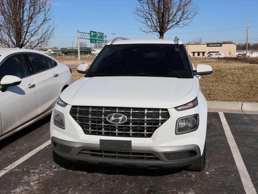 2021 Hyundai VENUE SEL