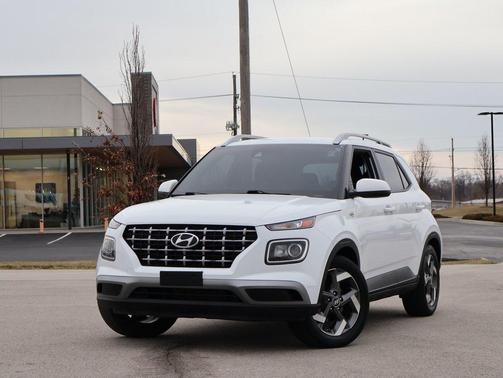 2021 Hyundai VENUE SEL