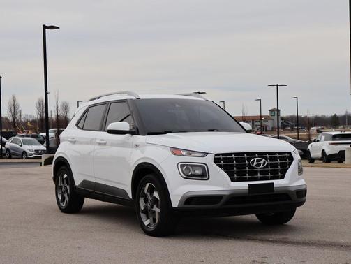 2021 Hyundai VENUE SEL