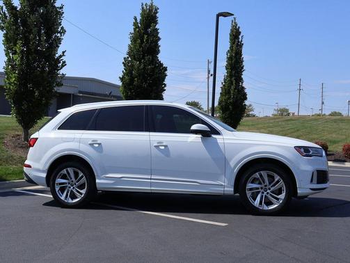 2021 Audi Q7 45 Premium Plus