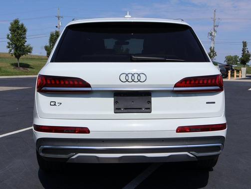 2021 Audi Q7 45 Premium Plus