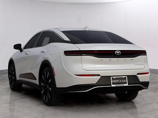 2023 Toyota Crown Platinum
