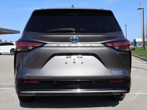 2023 Toyota Sienna Platinum 7 Passenger