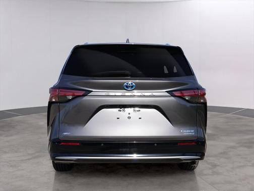 2023 Toyota Sienna Platinum 7 Passenger