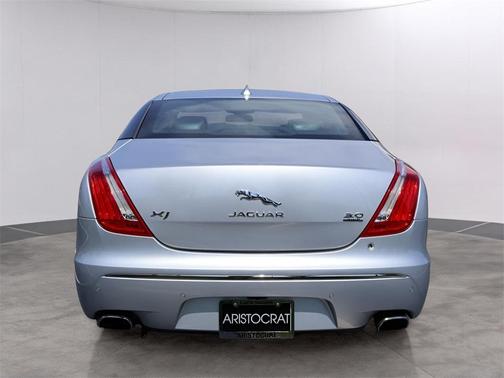 2014 Jaguar XJ Base