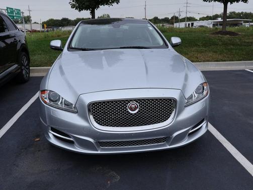 2014 Jaguar XJ Base