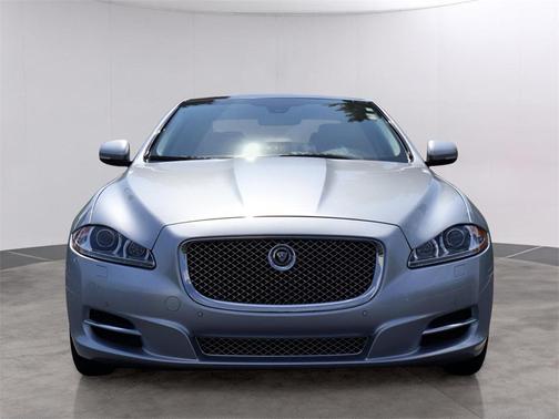 2014 Jaguar XJ Base