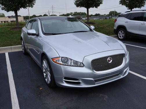 2014 Jaguar XJ Base