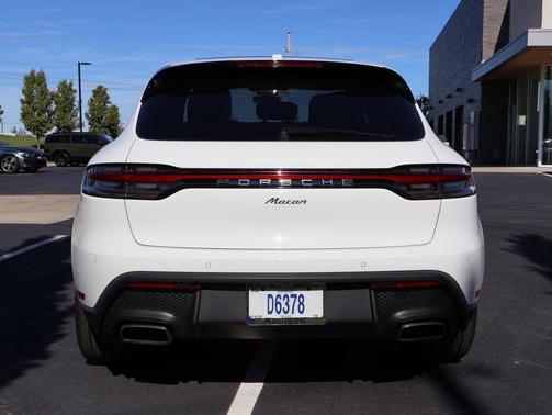 2025 Porsche Macan Base