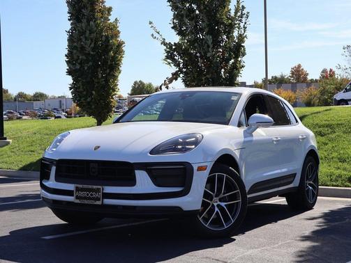 2025 Porsche Macan Base