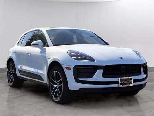 2025 Porsche Macan Base