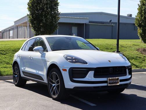 2025 Porsche Macan Base