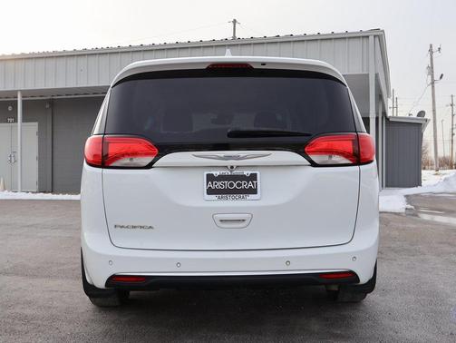 2018 Chrysler Pacifica Touring-L Plus