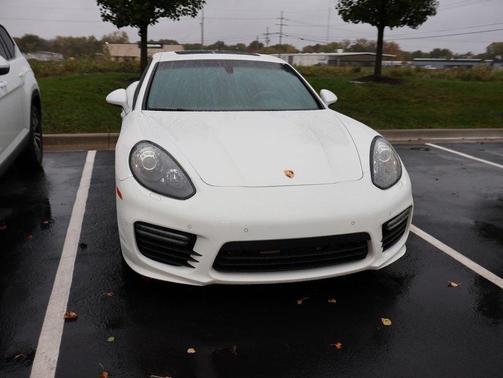 2015 Porsche Panamera GTS