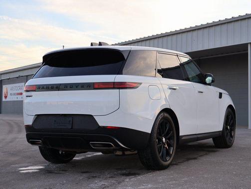 2025 Land Rover Range Rover Sport SE