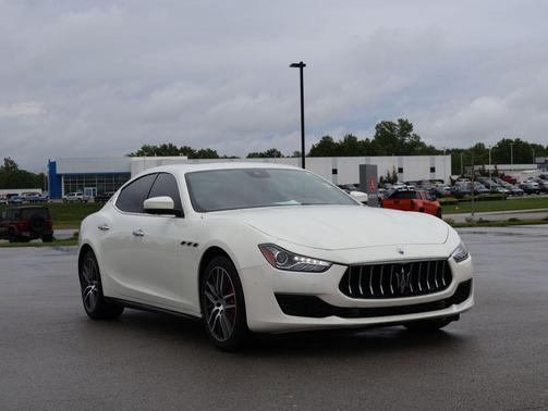 Bianco 2021 Maserati Ghibli S Q4