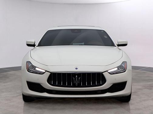 Bianco 2021 Maserati Ghibli S Q4